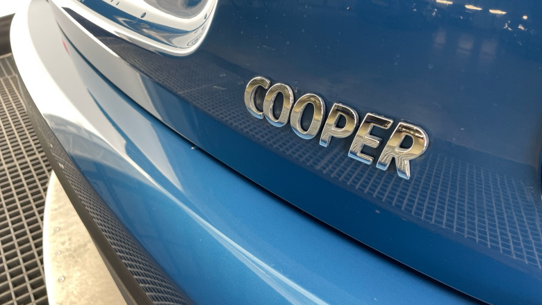 MINI Hatchback 1.5 Cooper Exclusive 5dr Auto Petrol Hatchback